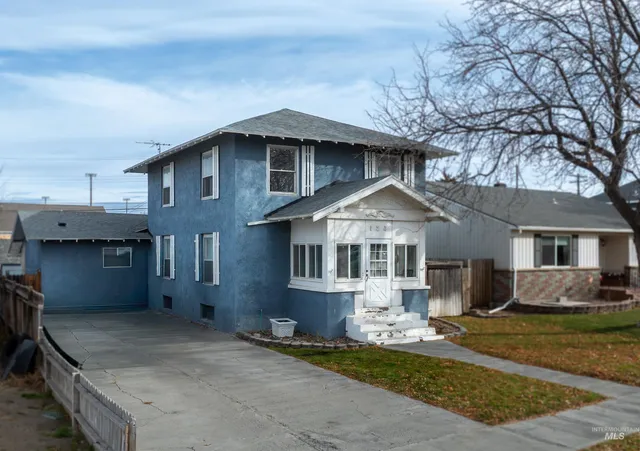 $310,000 | 124 8th Avenue North, Buhl, ID 83316