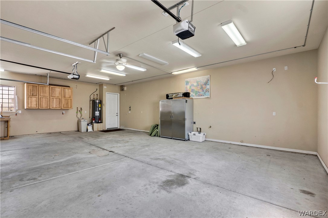 2013 Pegasus Ranch Road Bullhead City, AZ 86429 - Photo 44 of 63 Garage