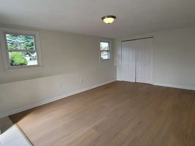 a view of empty room with window