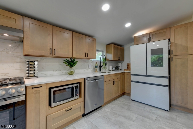 63 Terrace Avenue Butler, NJ 07405 - Photo 17 of 35 Gallery Image 17