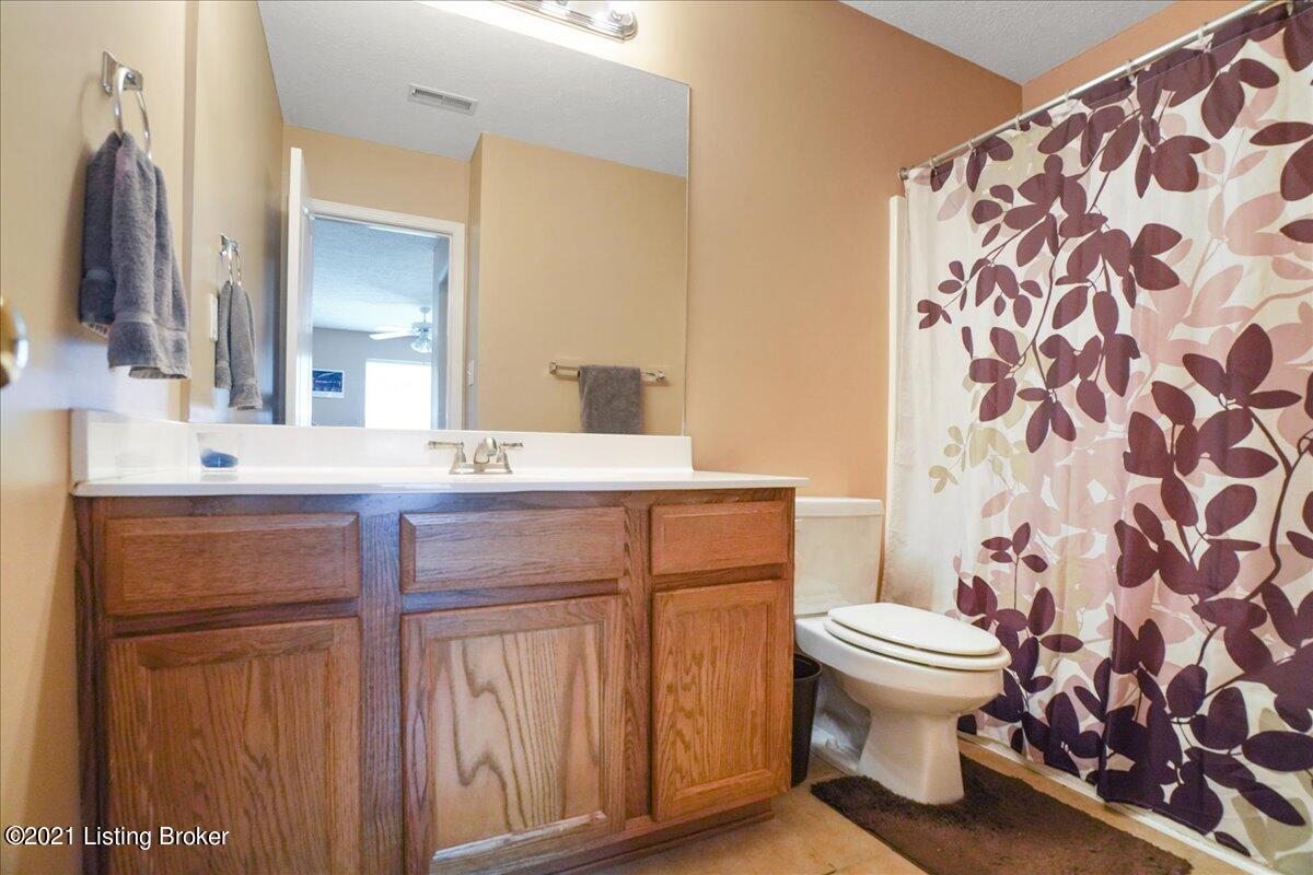 8003 Magnolia Ridge Court, Unit 202 Louisville, KY 40291 - Photo 7 of 29 Primary Bathroom