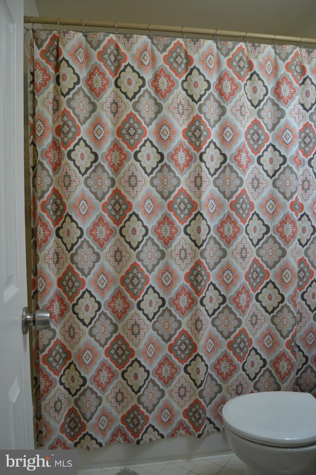 1015 Grovehill Road Baltimore, MD 21227 - Photo 13 of 21 Bathroom