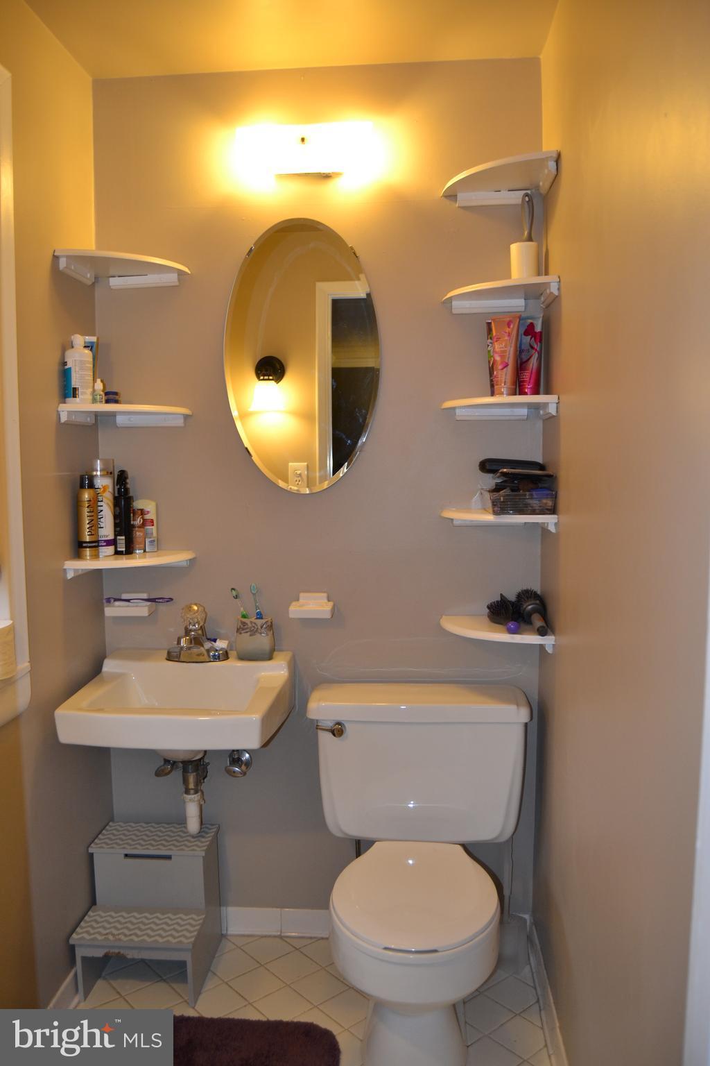 1015 Grovehill Road Baltimore, MD 21227 - Photo 16 of 21 Bath (Master)