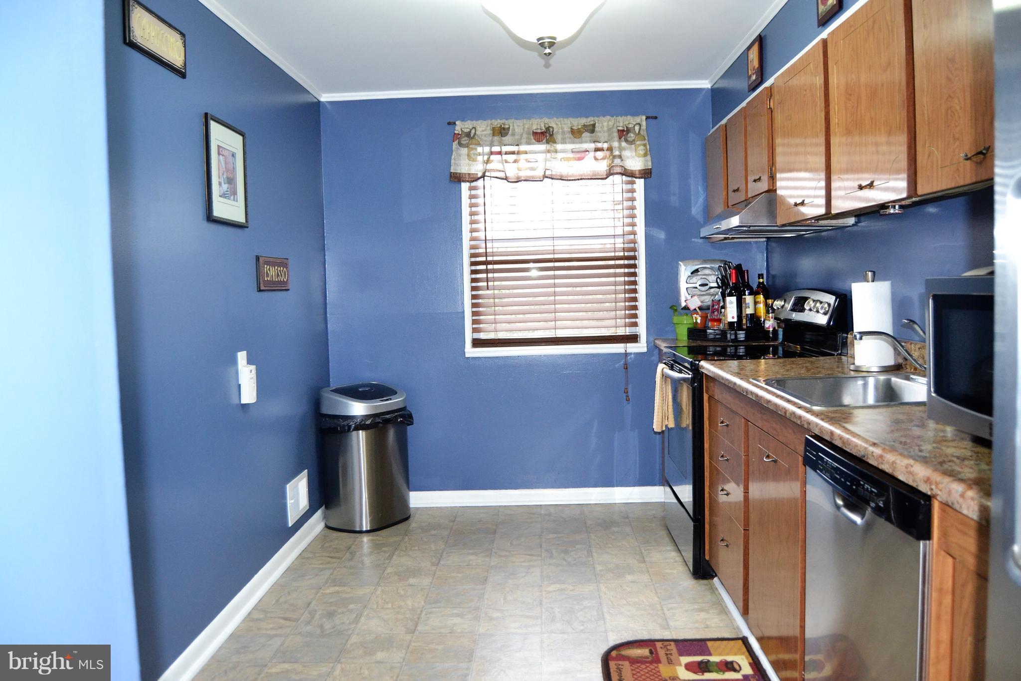 1015 Grovehill Road Baltimore, MD 21227 - Photo 8 of 21 Kitchen