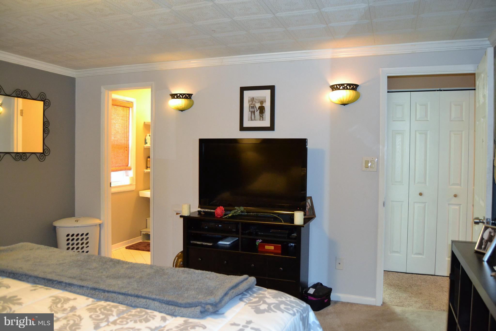 1015 Grovehill Road Baltimore, MD 21227 - Photo 10 of 21 Bedroom (Master)