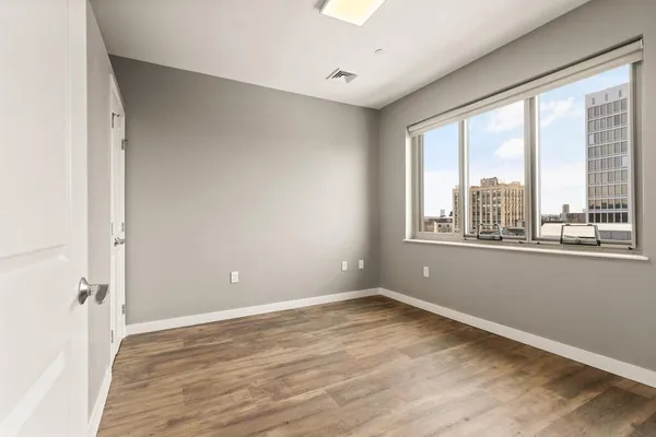 $4,100 | 10 Essex Street, Unit 302, Cambridge, MA 02139
