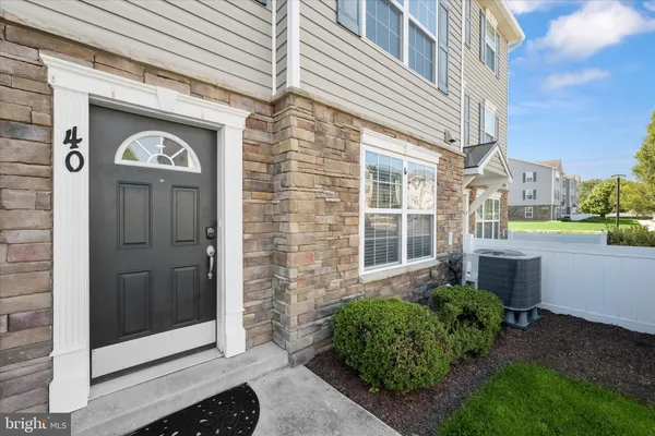 $324,500 | 1900 Lennox Drive, Unit 40, Eldersburg, MD 21784