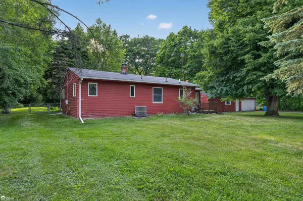 $179,900 | 1444 South Genesee Road, Burton, MI 48509