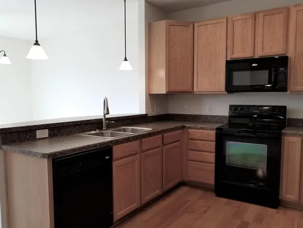 $2,100 | 11810 Emery Village Drive North, Champlin, MN 55316
