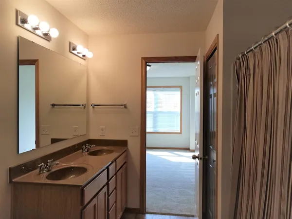 $2,100 | 11810 Emery Village Drive North, Champlin, MN 55316