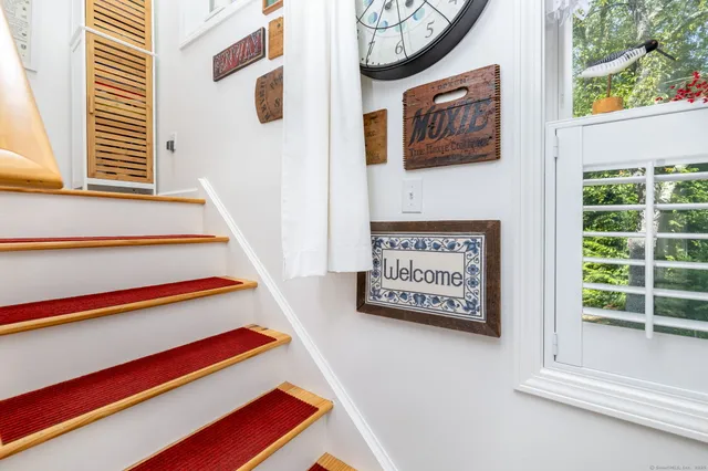 $579,900 | 12 Littlefield Drive, Old Lyme, CT 06371