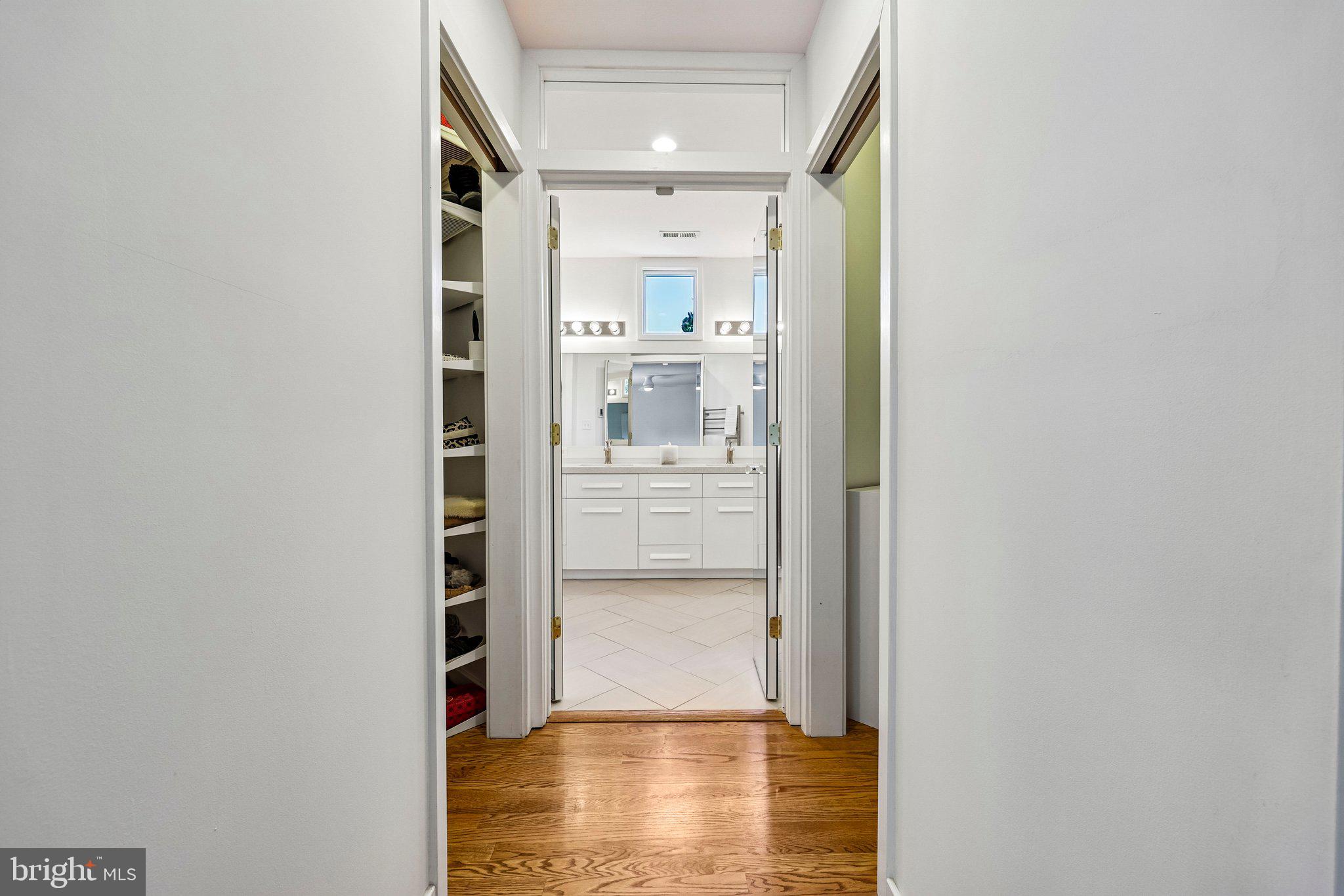 6905 Lemon Road McLean, VA 22101 - Photo 28 of 46 Primary Walk-in Closets