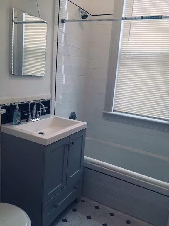 28 Sidlaw Road, Unit 4 Boston, MA 02135 - Photo 9 of 16 Gallery Image 9