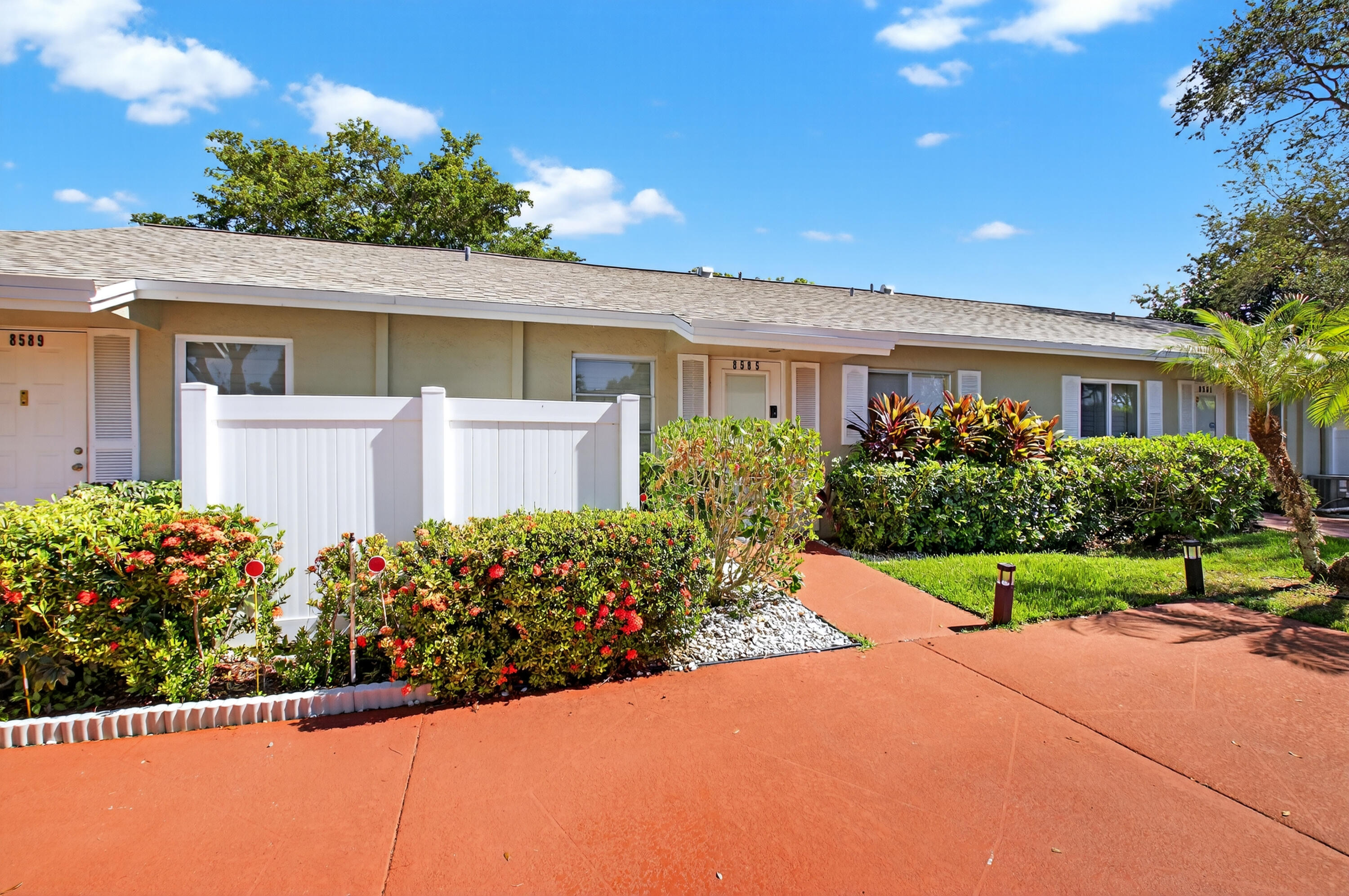 8585 Dreamside Lane Boca Raton, FL 33496 - Photo 3 of 35 003_DSC_2898