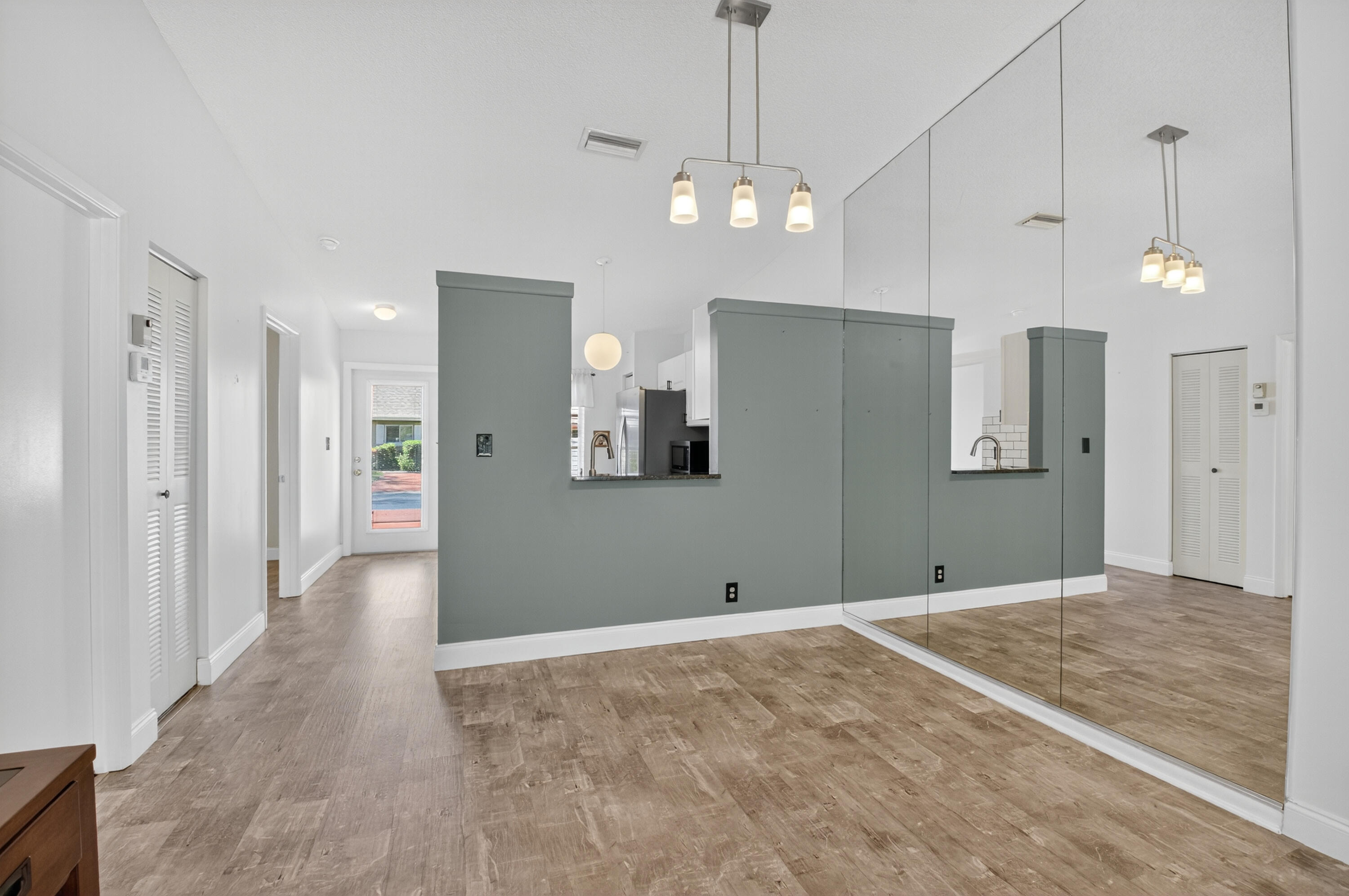 8585 Dreamside Lane Boca Raton, FL 33496 - Photo 5 of 35 005_DSC_2908