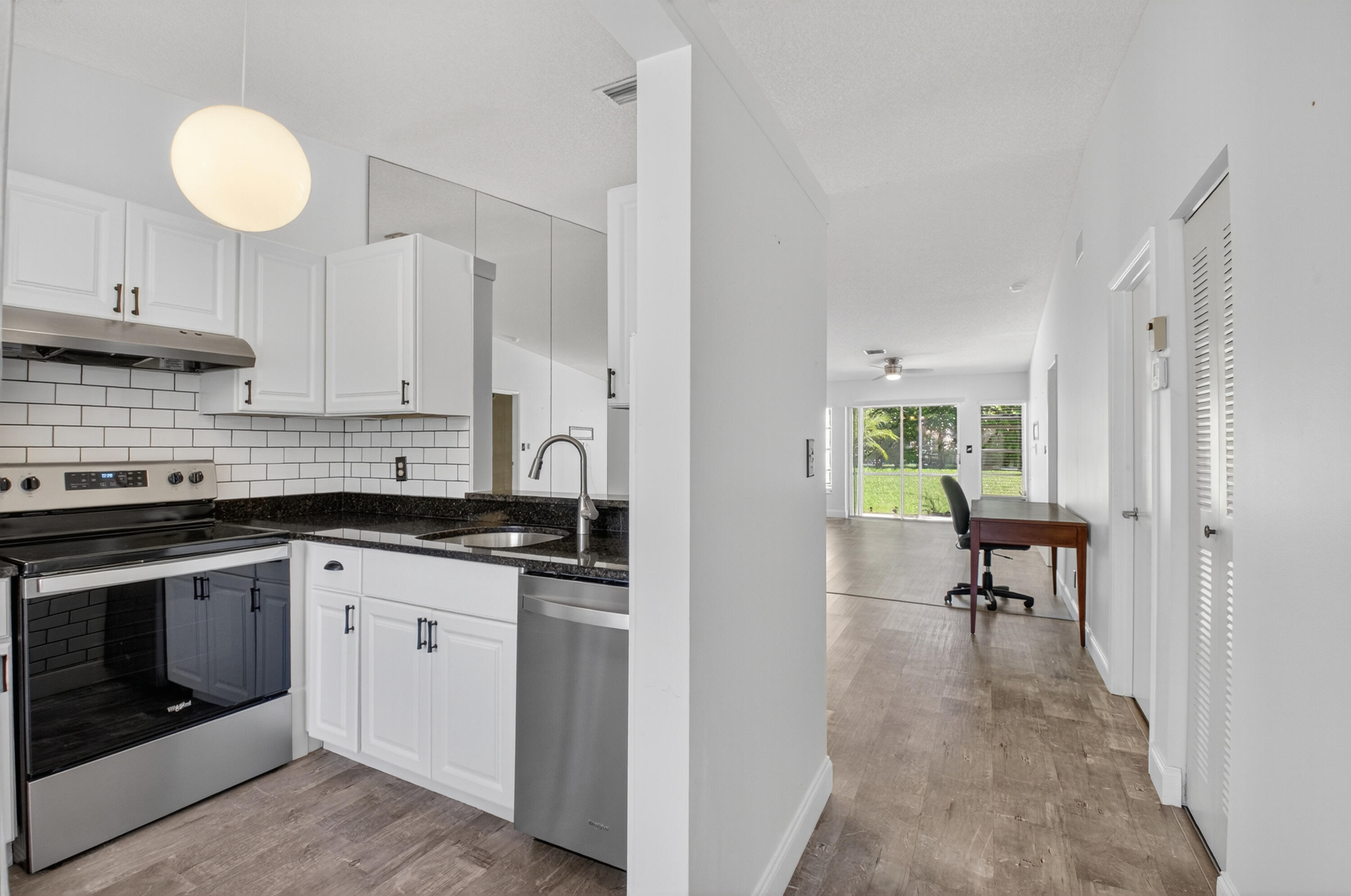 8585 Dreamside Lane Boca Raton, FL 33496 - Photo 6 of 35 006_DSC_2911