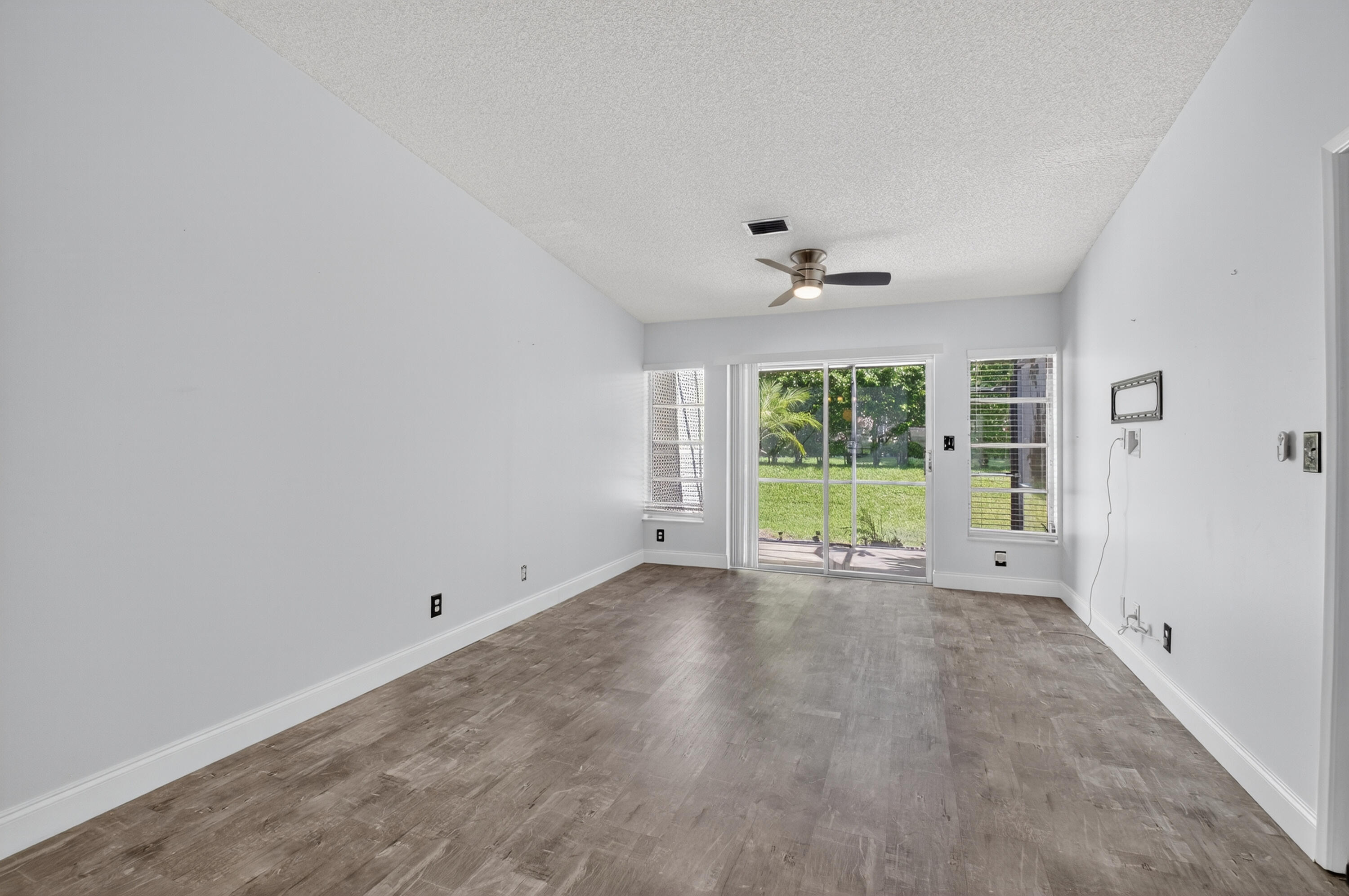 8585 Dreamside Lane Boca Raton, FL 33496 - Photo 10 of 35 010_DSC_2933
