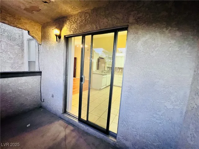 $1,300 | 5048 Spencer Street, Unit C, Las Vegas, NV 89119
