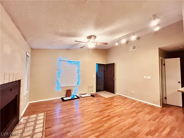 $1,300 | 5048 Spencer Street, Unit C, Las Vegas, NV 89119
