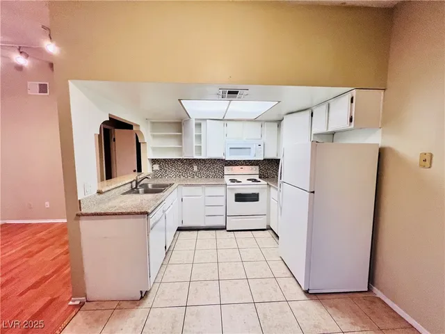 $1,300 | 5048 Spencer Street, Unit C, Las Vegas, NV 89119