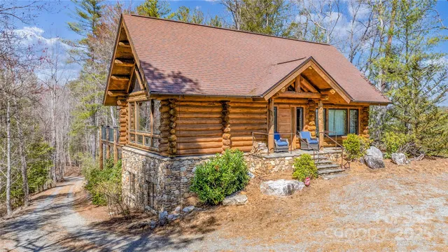 $1,750,000 | 2199 Yellow Fork Trail East, Nebo, NC 28761
