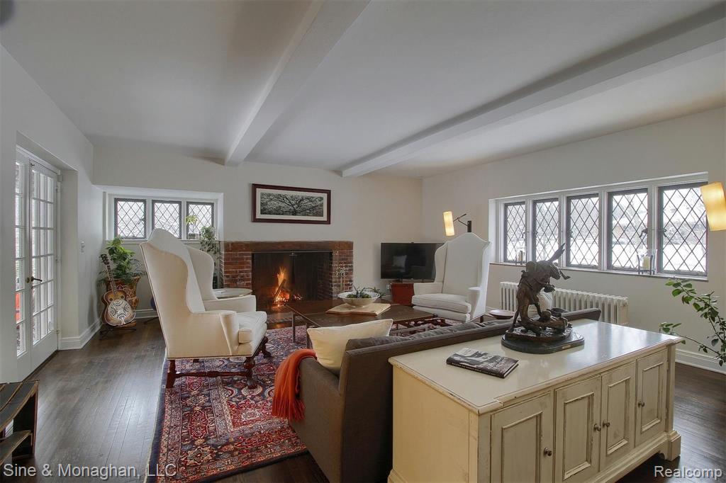 1017 Lake Shore Road Grosse Pointe Shores, MI 48236 - Photo 7 of 55