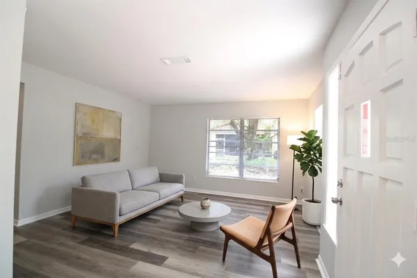 $1,900 | 3826 Northwest 14th Place, Gainesville, FL 32605