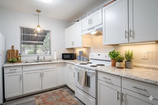 $1,900 | 3826 Northwest 14th Place, Gainesville, FL 32605