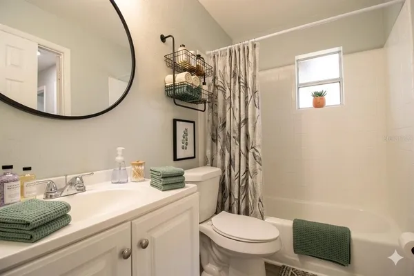 $1,900 | 3826 Northwest 14th Place, Gainesville, FL 32605