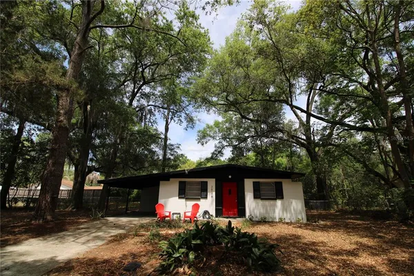 $1,900 | 3826 Northwest 14th Place, Gainesville, FL 32605