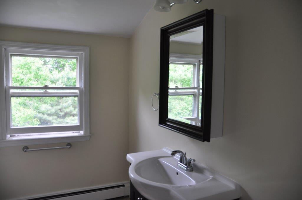 25 Carriage Road Cumberland Foreside, ME 04110 - Photo 22 of 29 Full Bathroom