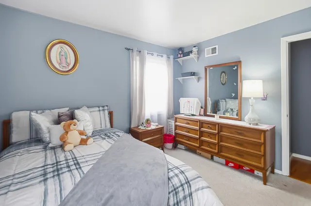 $240,000 | 1332 Alpine Court, Unit 1332, Wheeling, IL 60090