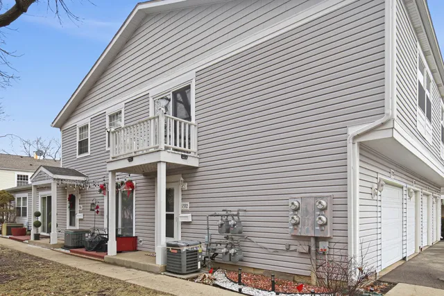 $240,000 | 1332 Alpine Court, Unit 1332, Wheeling, IL 60090
