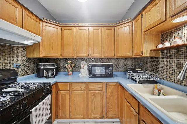 $240,000 | 1332 Alpine Court, Unit 1332, Wheeling, IL 60090