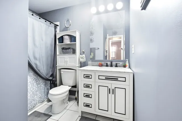 $240,000 | 1332 Alpine Court, Unit 1332, Wheeling, IL 60090