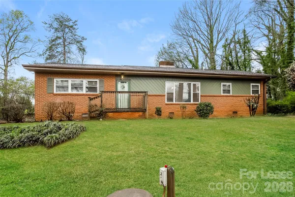 $1,750 | 1102 Woods Drive, Statesville, NC 28677