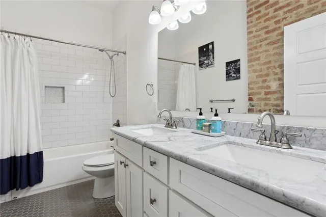 $699,000 | 2825 Constance Street, Unit 2825, New Orleans, LA 70115