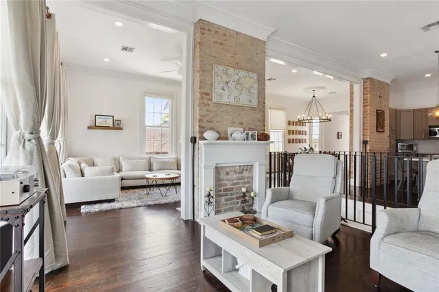 $699,000 | 2825 Constance Street, Unit 2825, New Orleans, LA 70115