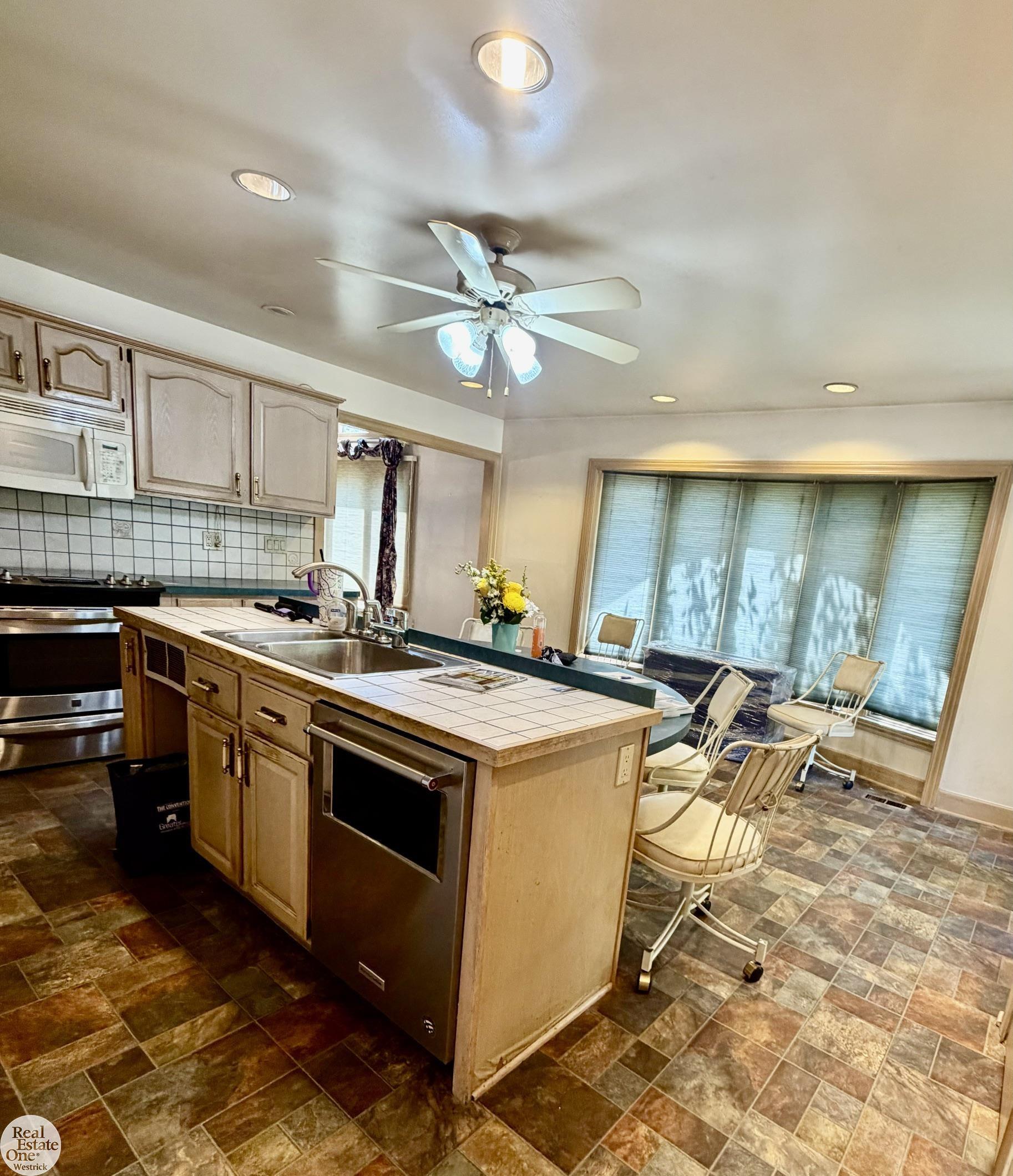 6901 River Road Marine City, MI 48039 - Photo 9 of 57