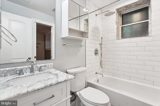 $2,400 | 1740 18th Street Northwest, Unit T2, Washington, DC 20009