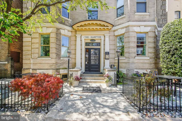 $2,400 | 1740 18th Street Northwest, Unit T2, Washington, DC 20009