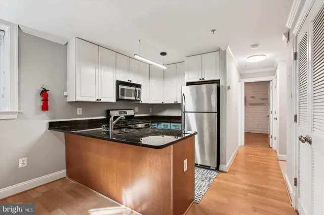 $2,400 | 1740 18th Street Northwest, Unit T2, Washington, DC 20009