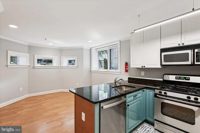 $2,400 | 1740 18th Street Northwest, Unit T2, Washington, DC 20009