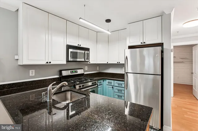 $2,400 | 1740 18th Street Northwest, Unit T2, Washington, DC 20009