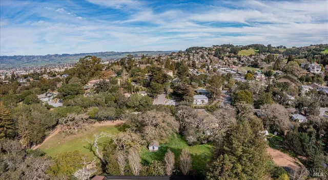 $525,000 | 1170 I Street, Petaluma, CA 94952