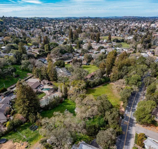 $525,000 | 1170 I Street, Petaluma, CA 94952