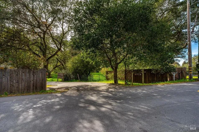 $525,000 | 1170 I Street, Petaluma, CA 94952