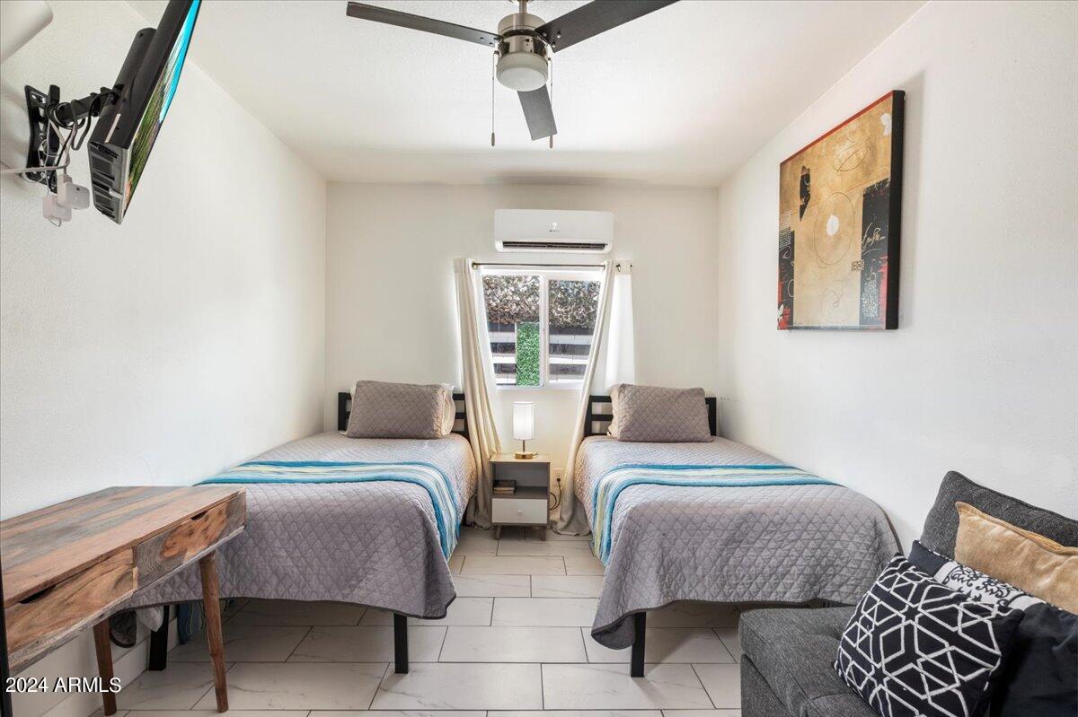 322 North 11th Place Phoenix, AZ 85006 - Photo 12 of 34 15-65312259