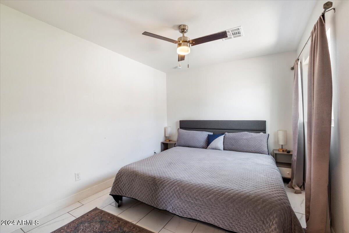 322 North 11th Place Phoenix, AZ 85006 - Photo 7 of 34 19-65312375