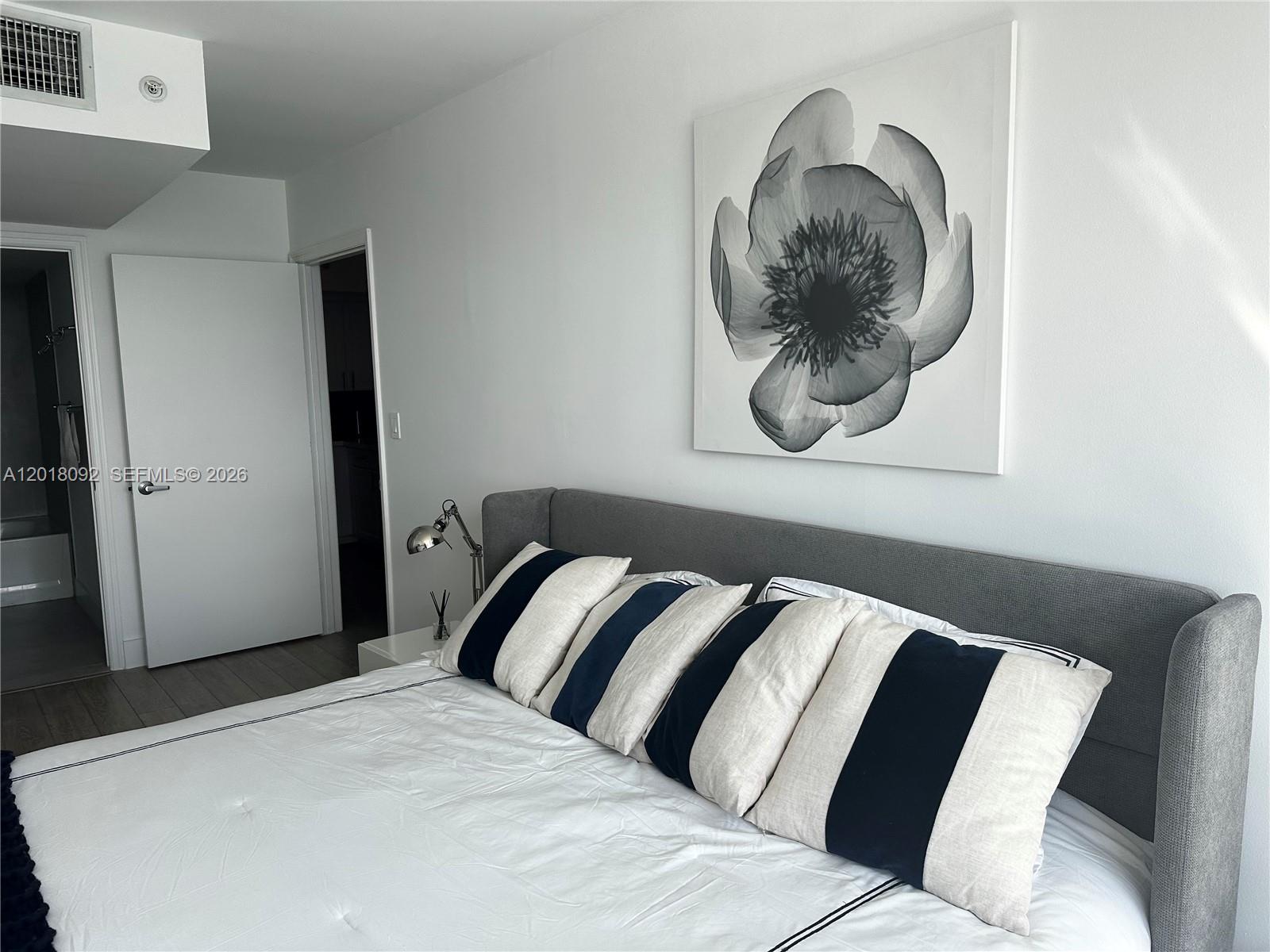 90 Alton Road, Unit 1804 Miami Beach, FL 33139 - Photo 22 of 42